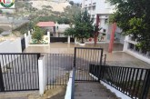 تنظيف السيول الناتجة عن العاصفة .